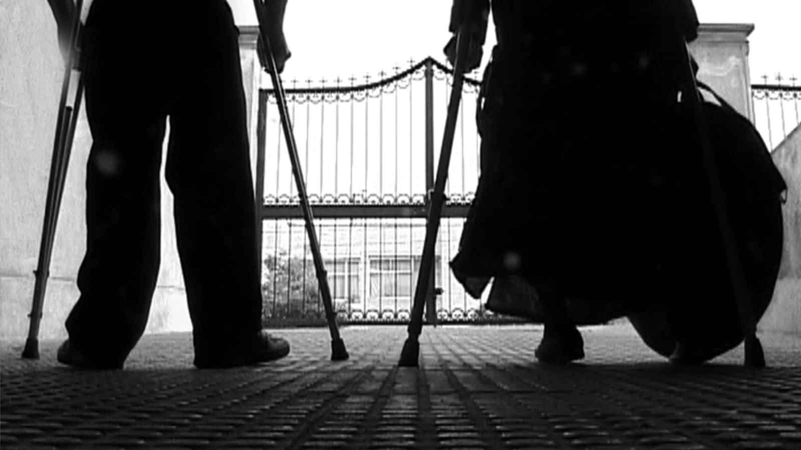 روی ابرها قدم بزن-هاشور