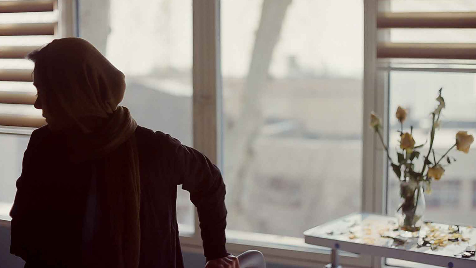 تو هنوز اینجایی-هاشور