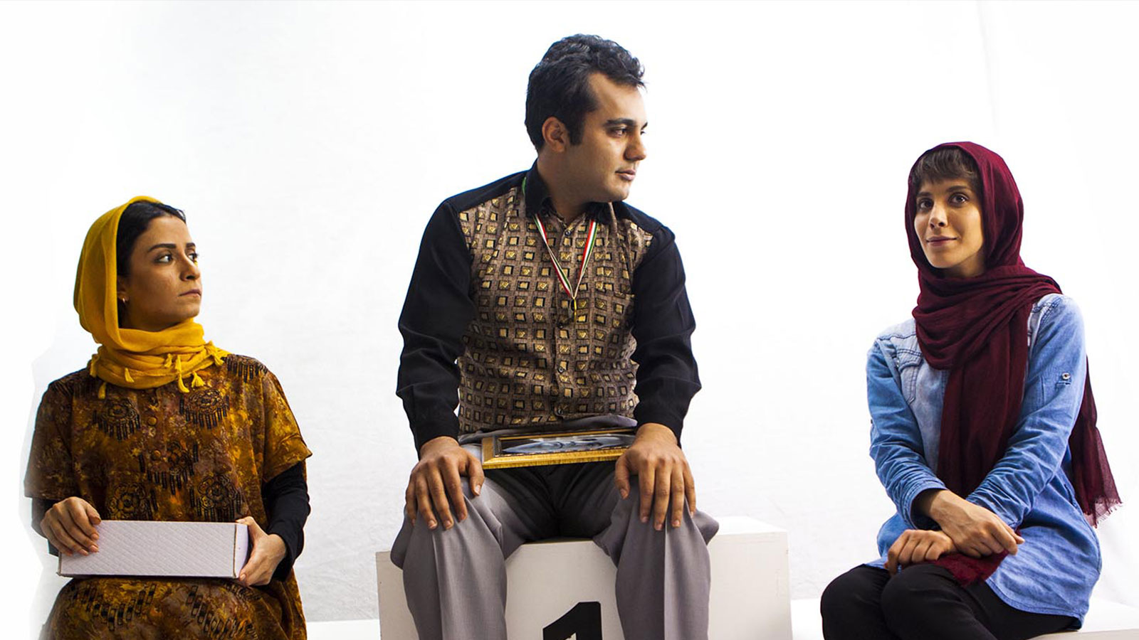 ساعت چهار-هاشور