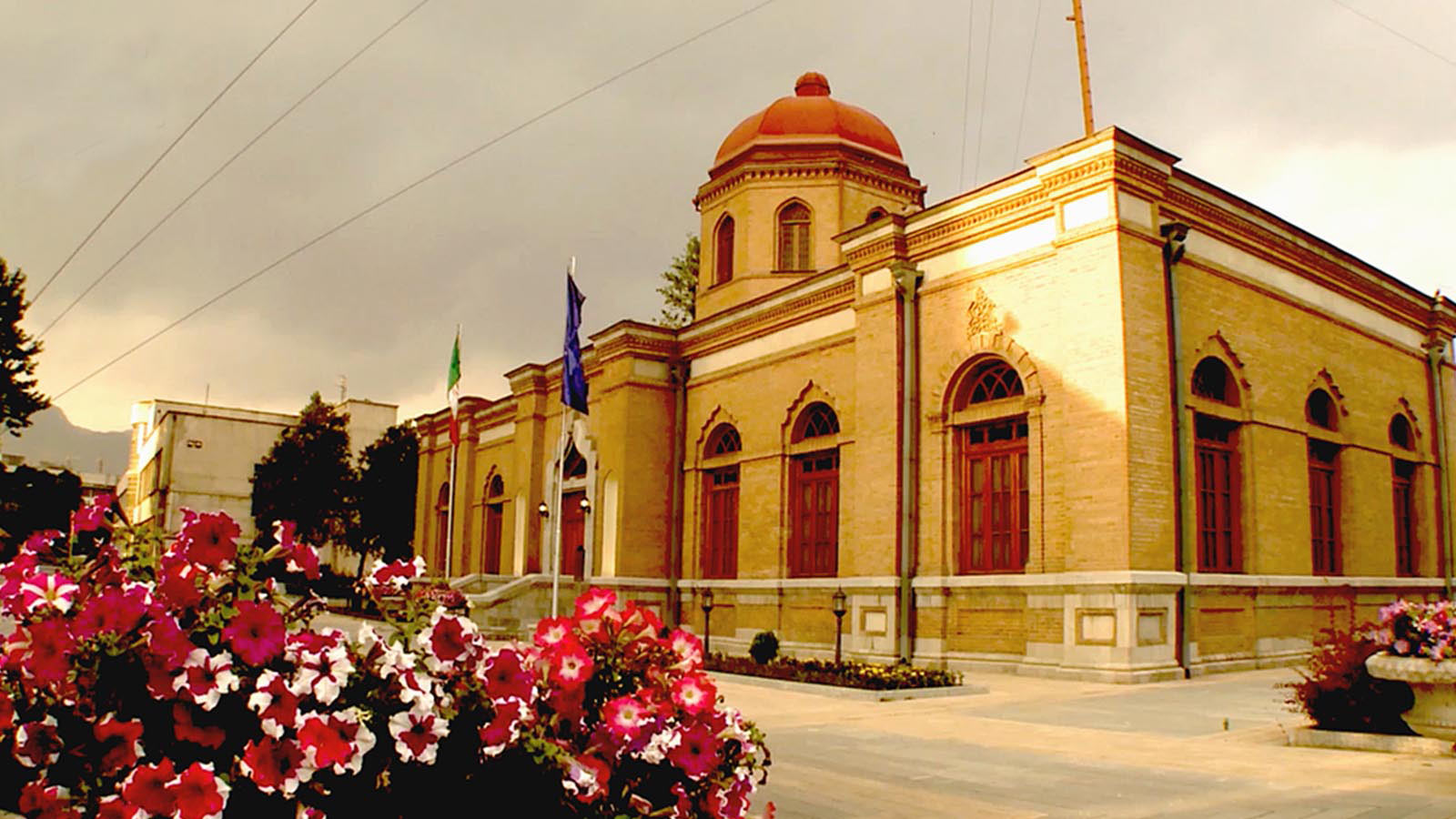 اینجا تهران است-هاشور