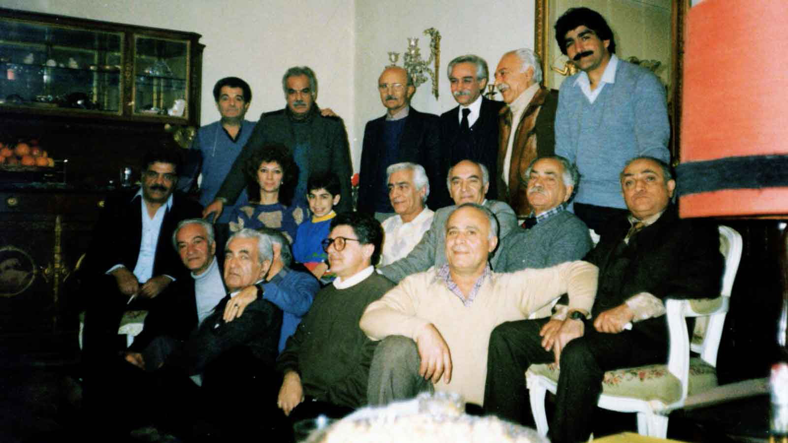 مرا ببوس-هاشور