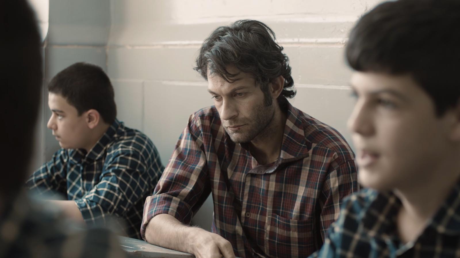 همیشه هیچکس نیست-هاشور