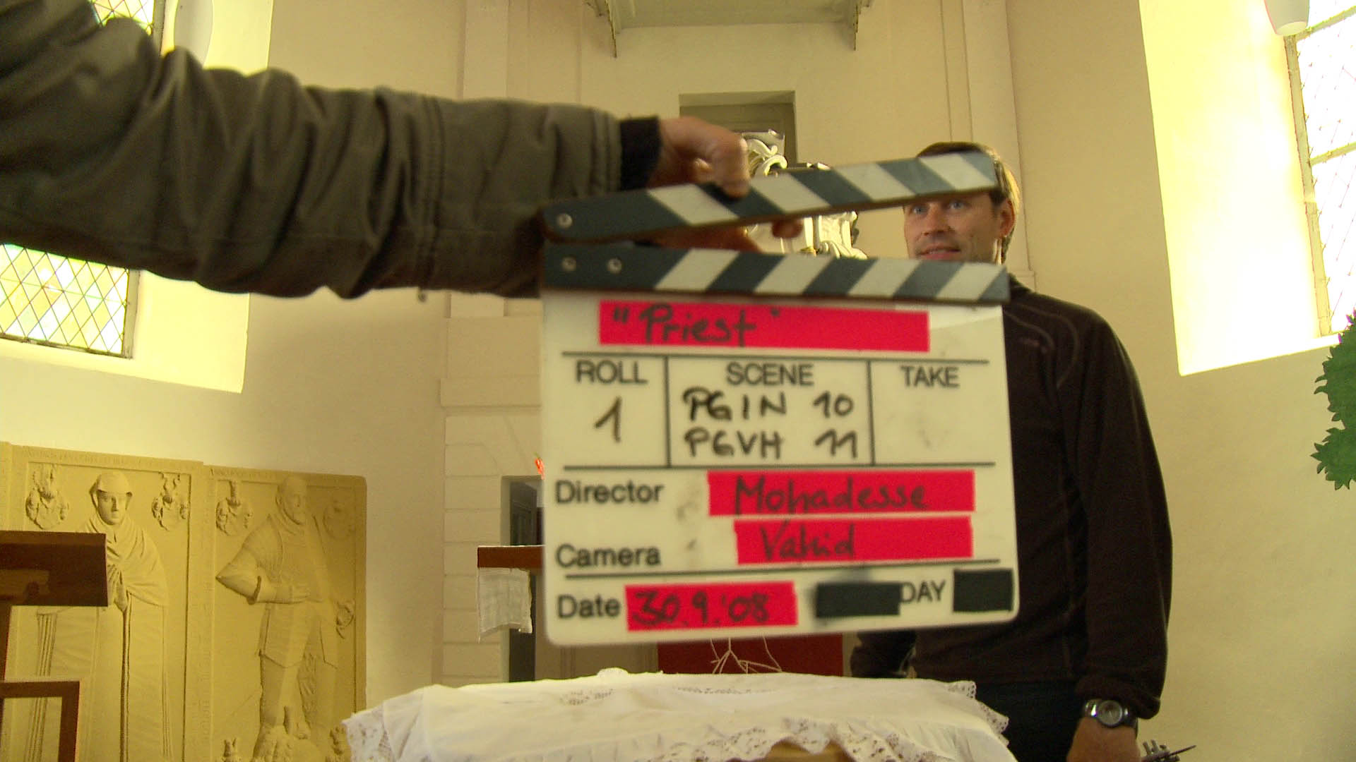 خدا پشت دروازه-هاشور