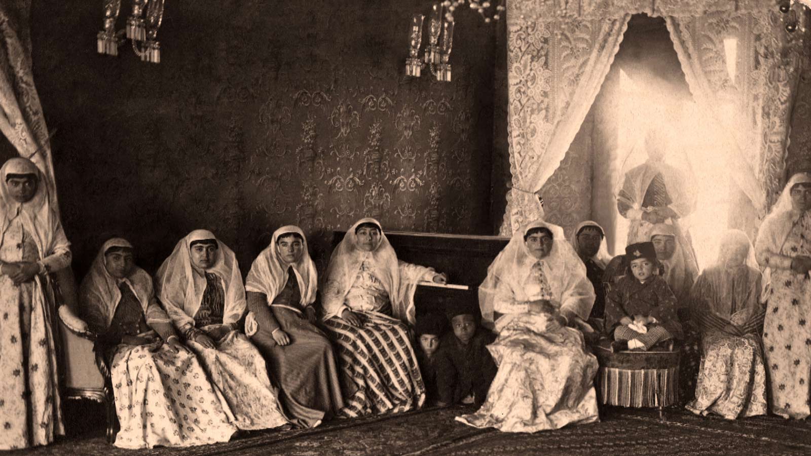 نیمه پنهان ماه-هاشور